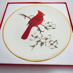 Vintage Avon Cardinal North American Songbird Collector 10" Round Plate 1974